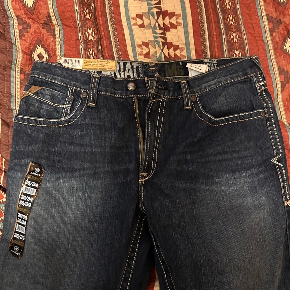 Ariat M5 low rise slim thru seat